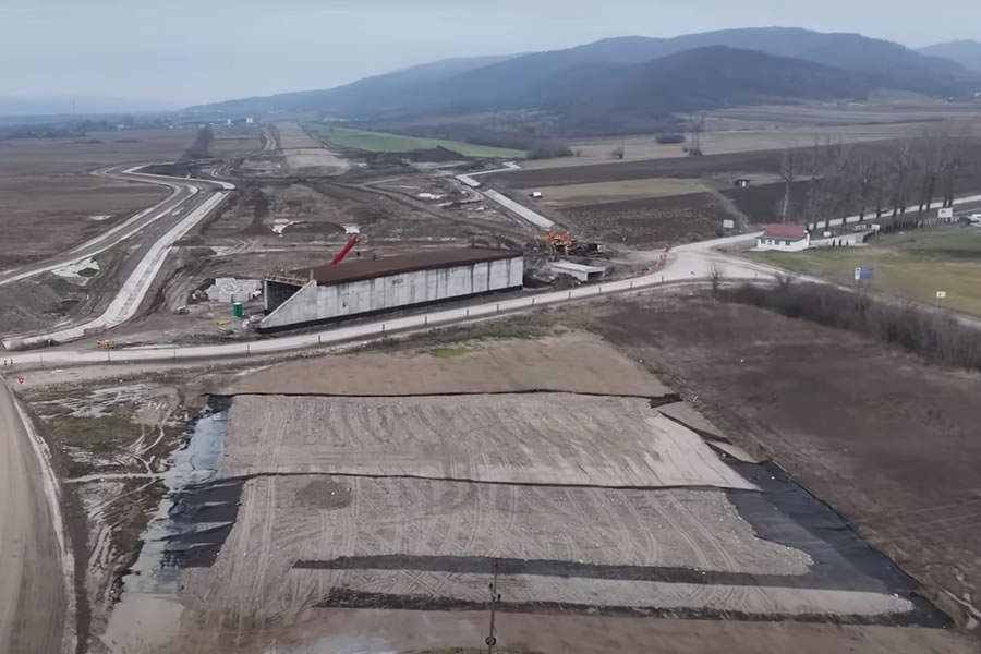 Tipptex BS nemszőtt geotextília alkalmazása a romániai A1-es autópálya-építésen