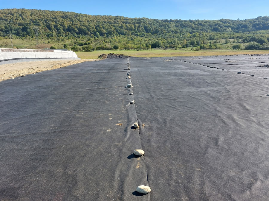 Tipptex BS nemszőtt geotextília alkalmazása a romániai A1-es autópálya-építésen