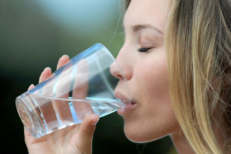 Tiszta vizet a pohárba!