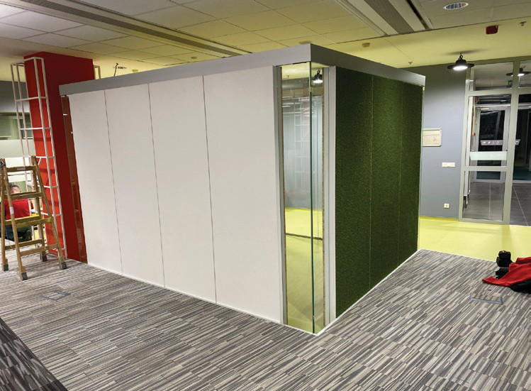 Woodtec vetroCUBE rendszer a debreceni NI új épületszárnyában