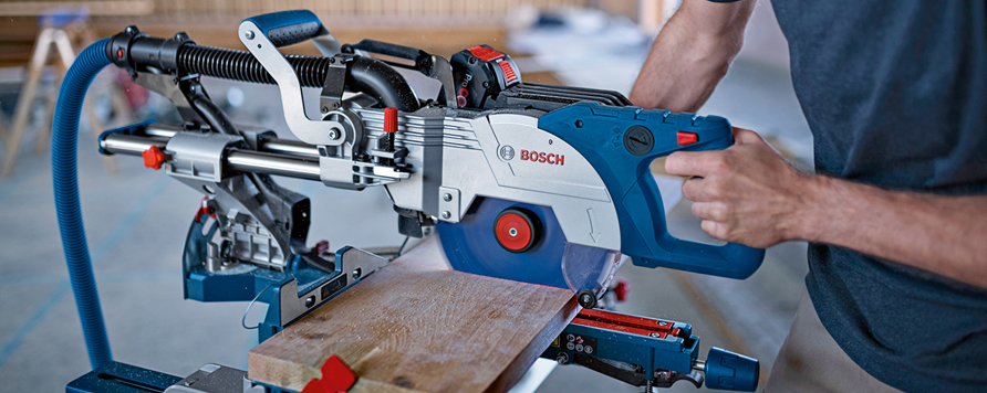 Bosch GCM 18V-216 DC Professional leszabó- és gérvágó fűrész
