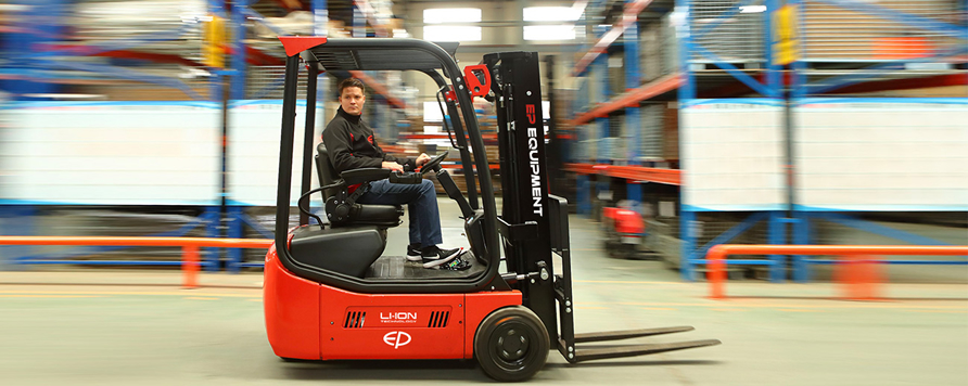 Az EP Equipment L1 széria a világ első Li-Ionos targonca családja