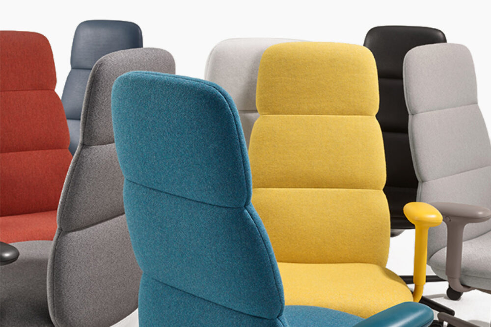 Herman Miller Asari – a Maharammal együttműködve a székeken használt textíliák fenntartható forrásból származó gyapjúból és Európából származó poliészterből készülnek Herman Miller Asari – a Maharammal együttműködve a székeken használt textíliák fenntartható forrásból származó gyapjúból és Európából származó poliészterből készülnek