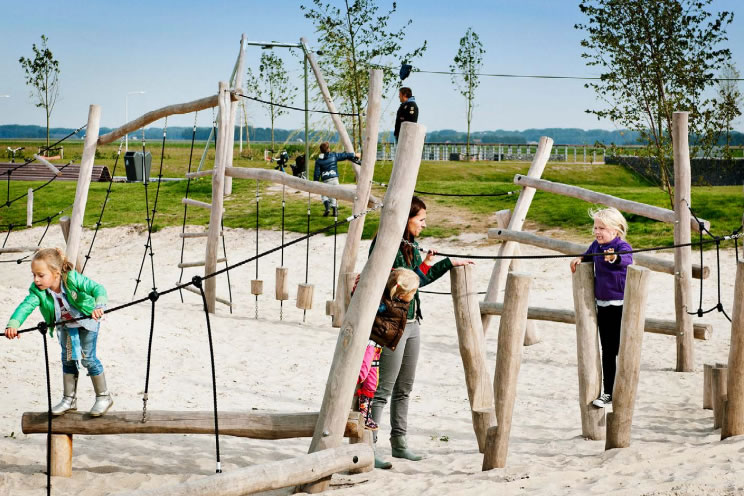 A KOMPAN legújabb termékcsaládja a Robinia