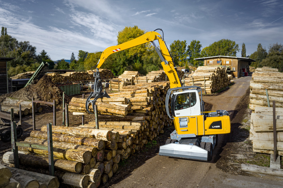 Új Liebherr LH 26 M Timber Litronic faátrakó gép