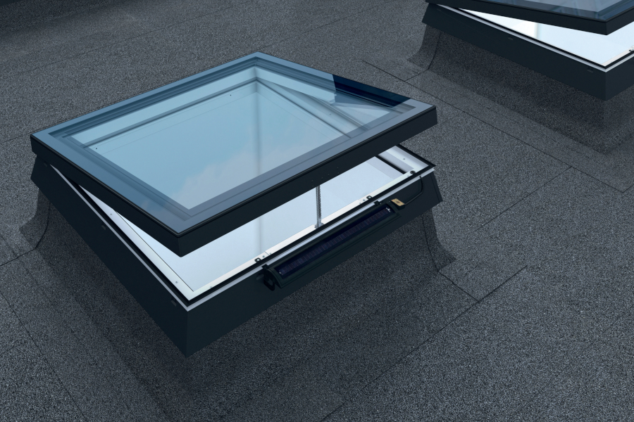 Megjelent a FAKRO felülvilágító ablakok új sorozata: DXA és DEA