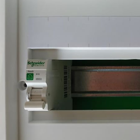Eddigi feliratozó címke a Mini Pragma kiselosztón Eddigi feliratozó címke a Mini Pragma kiselosztón