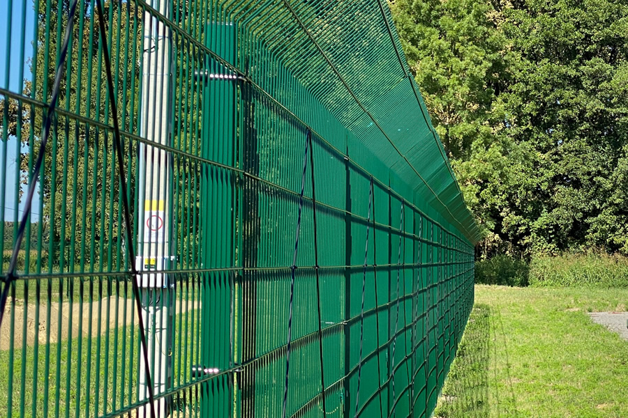 Steelvent átmászás elleni védelemmel ellátott kerítés