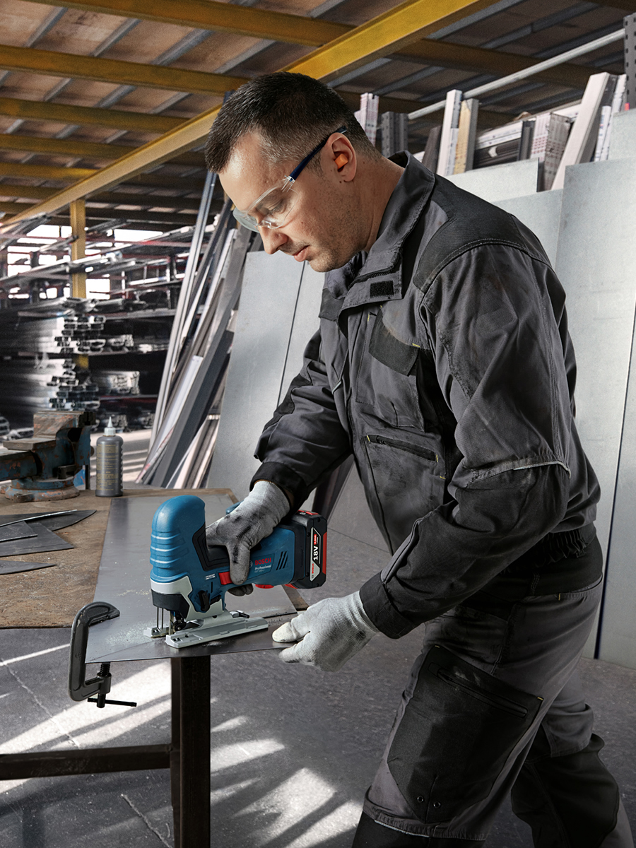 Bosch GST 185-LI Professional akkus szúrófűrész - asztalos markolat