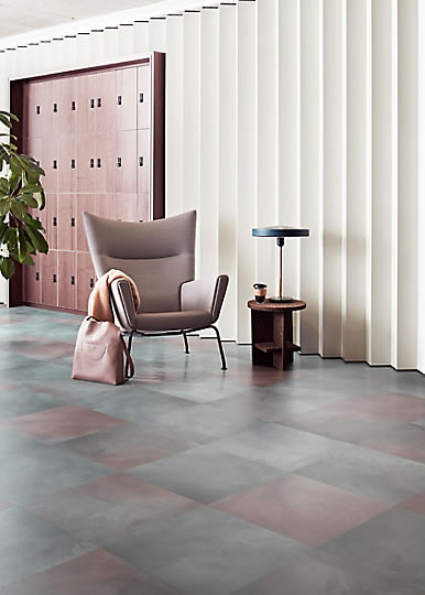 Új Interface Iridescence LVT burkolat