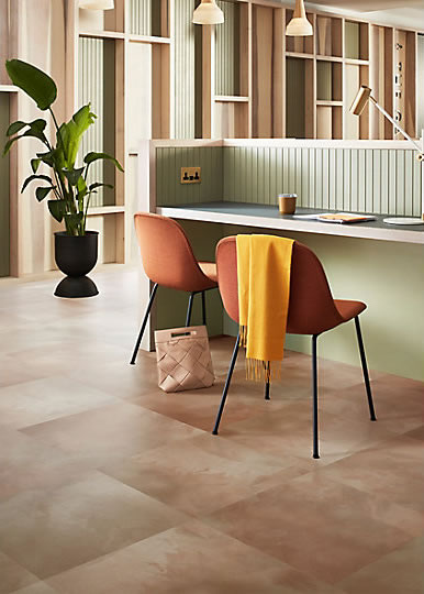 Új Interface Iridescence LVT burkolat