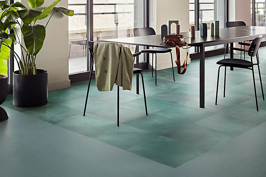 Új Interface Iridescence LVT burkolat