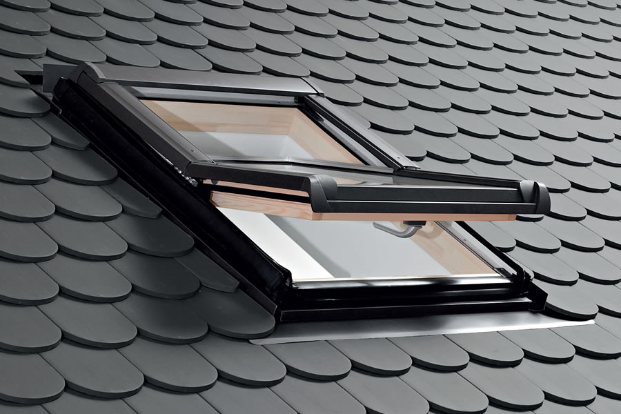 Új Roto Designo R49 tetőablak 3-rétegű üvegezéssel