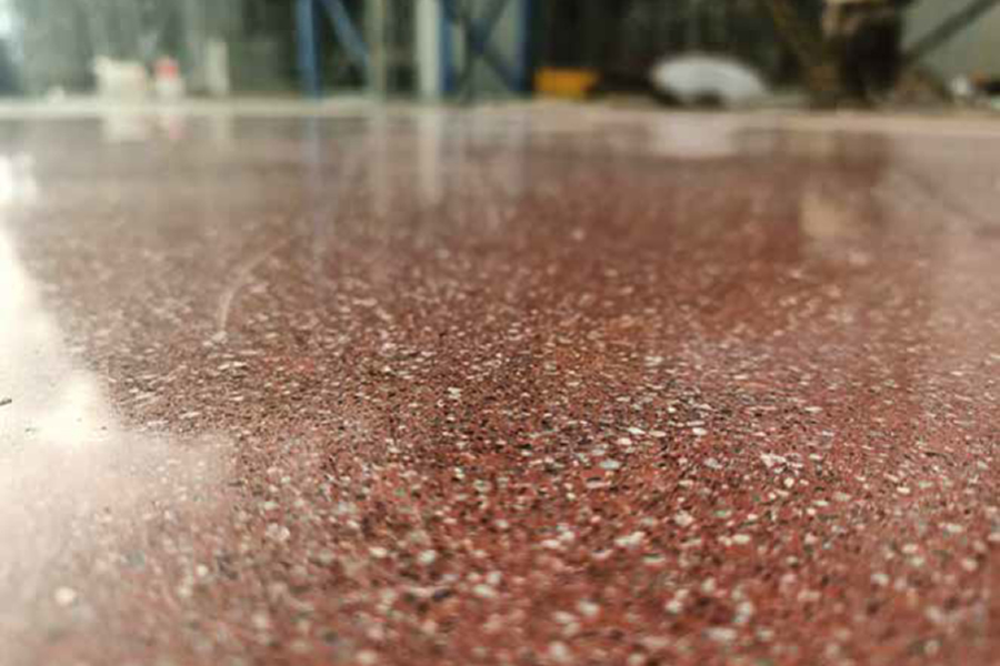 Új Sikafloor® Dry Shake Terrazzo betonpadló
