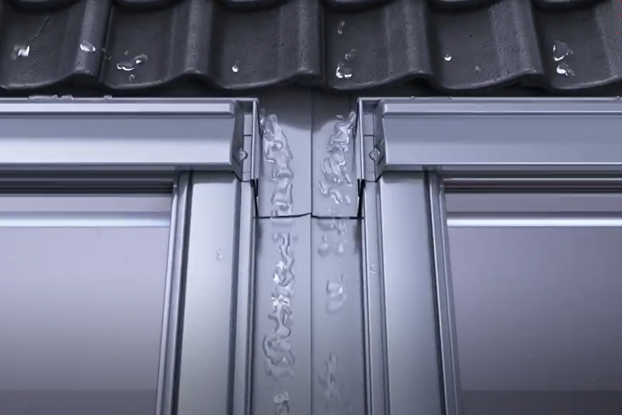 Új VELUX állítható szélességű vízelvezető csatorna