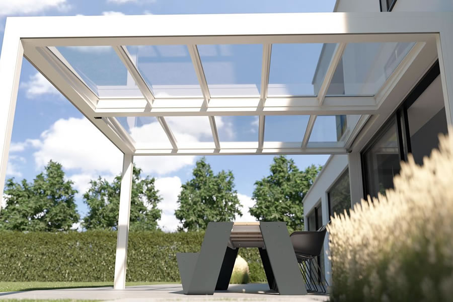 Új, vízszintes szerkezetű, zárt teraszfedés – BRUSTOR B700 pergola