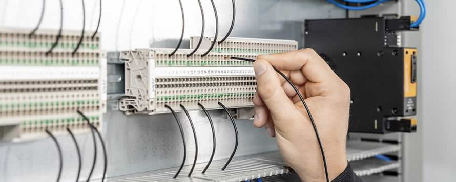 Pofonegyszerű bekötés az új Weidmüller Klippon® Connect SNAP IN sorkapcsokkal