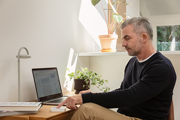VELUX Touch KLR 300 intelligens vezérlőrendszer